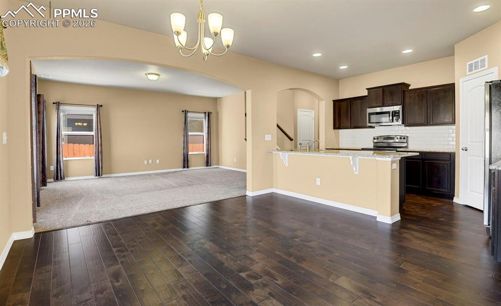 Image 10 of 29: Dining Area