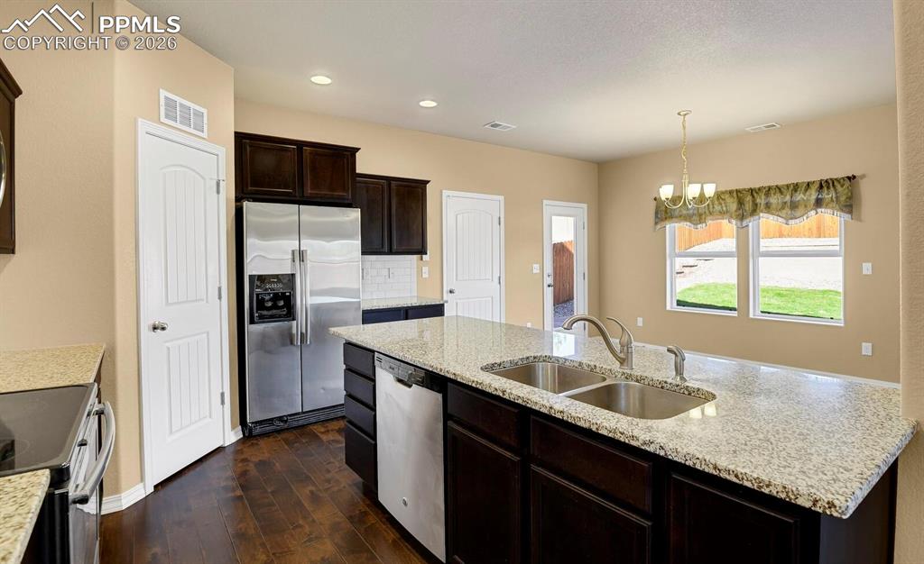 Image 11 of 29: Kitchen