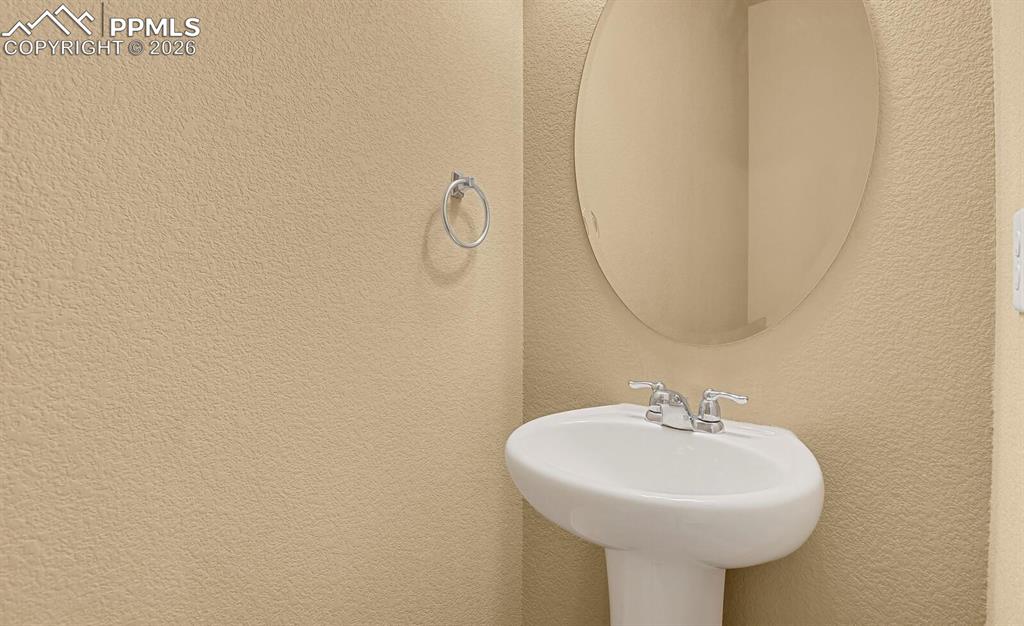 Image 15 of 29: Bathroom