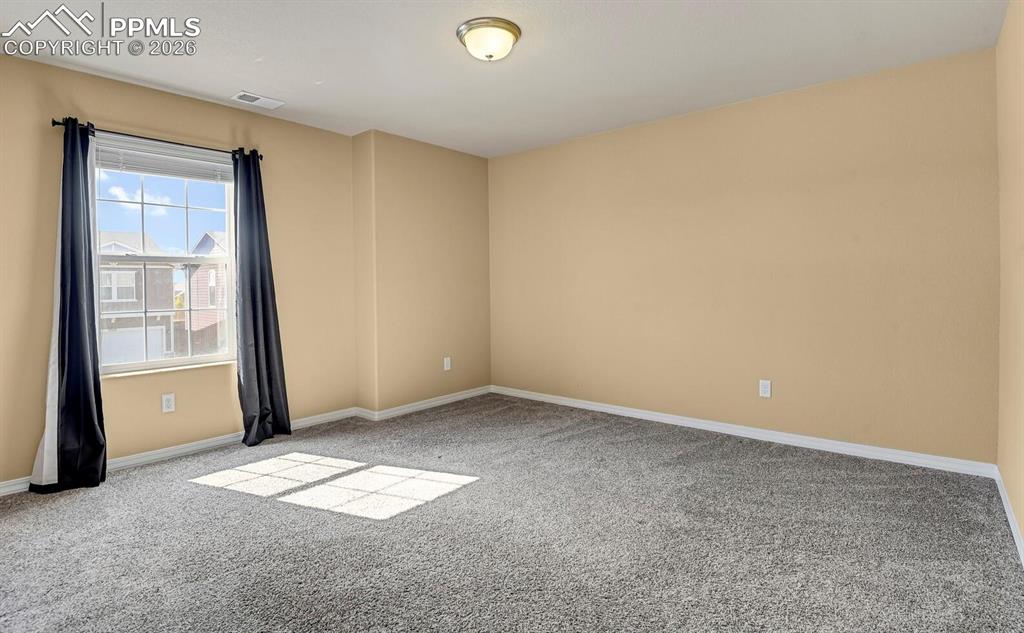 Image 23 of 29: Bedroom