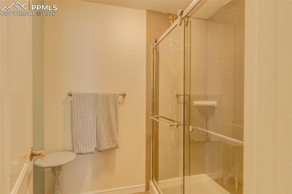 Image 39 of 50: Basement bath