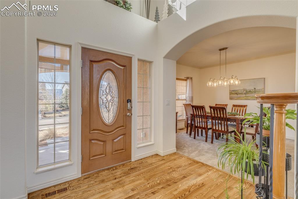 Image 4 of 50: Entry