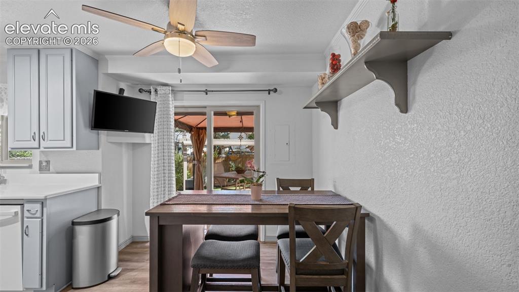 Image 13 of 35: Dining Area