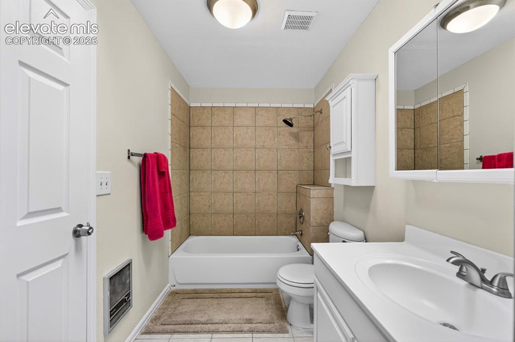 Image 22 of 40: Primary Bath on Main Level