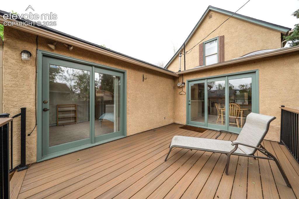Image 7 of 40: Deck