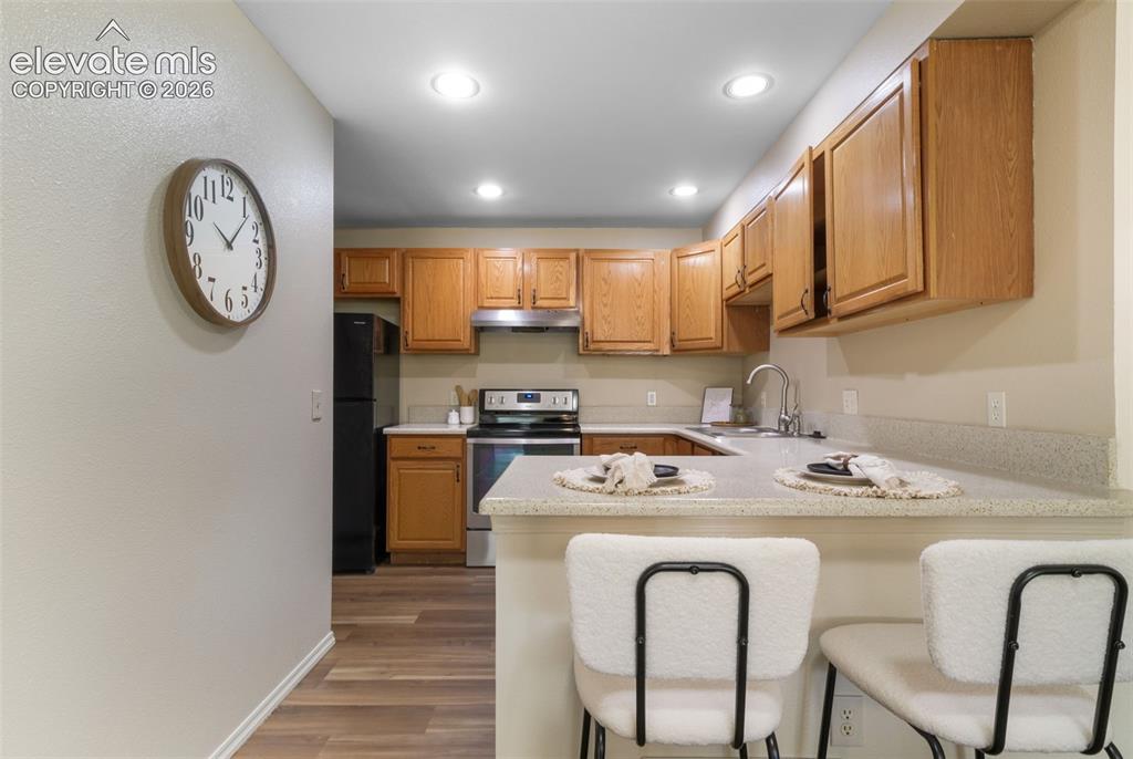 Image 14 of 50: Dining Area