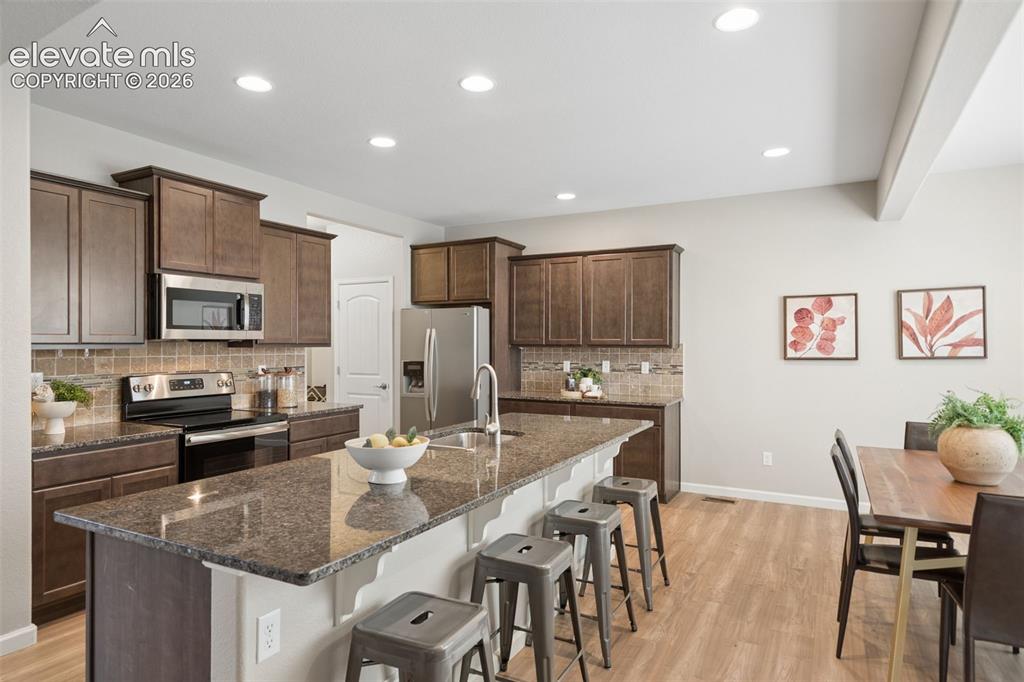 Image 10 of 42: Kitchen