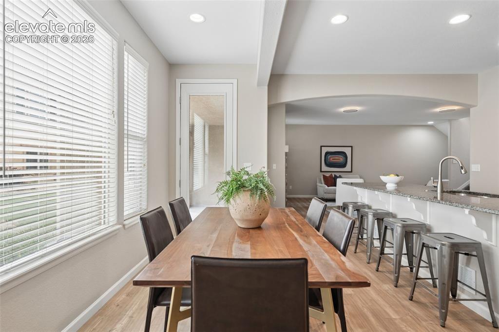 Image 15 of 42: Dining Area