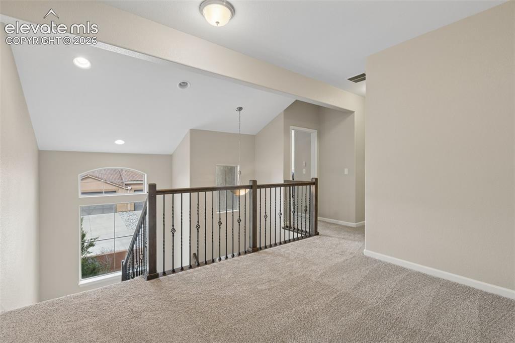 Image 19 of 42: Loft