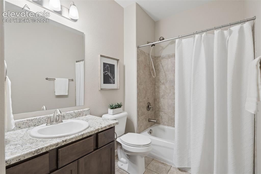 Image 29 of 42: Bathroom