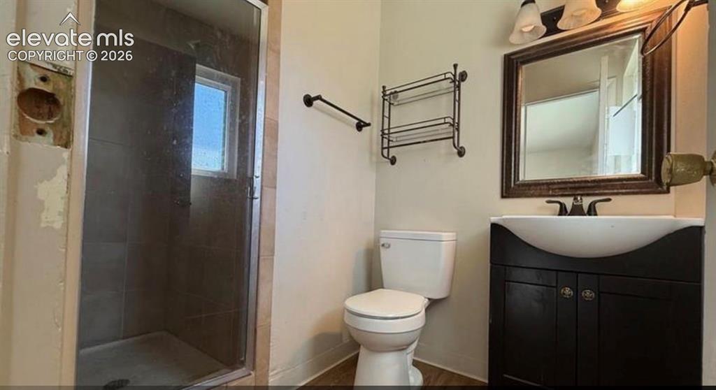 Image 11 of 25: Bathroom