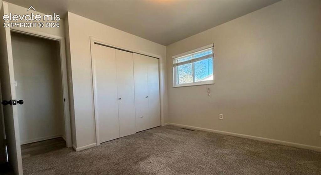 Image 12 of 25: Bedroom