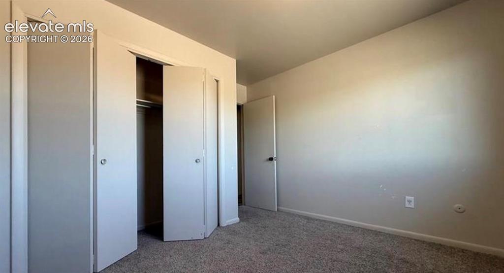 Image 14 of 25: Bedroom