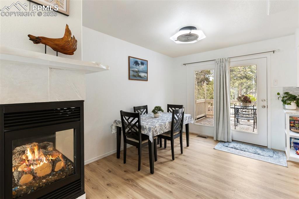 Image 10 of 49: Dining Area