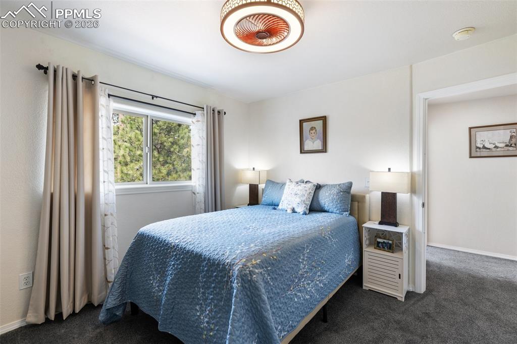 Image 31 of 49: Bedroom