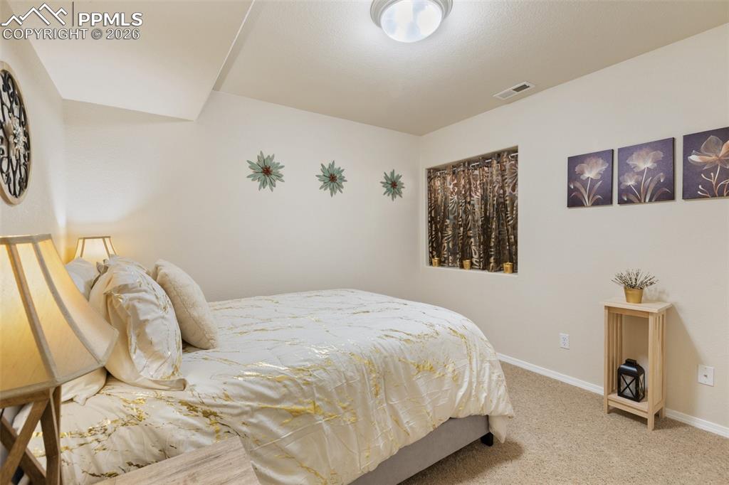 Image 39 of 49: Bedroom