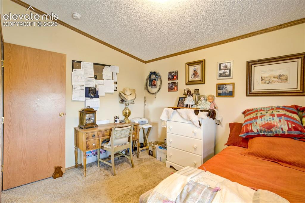 Image 19 of 49: Bedroom