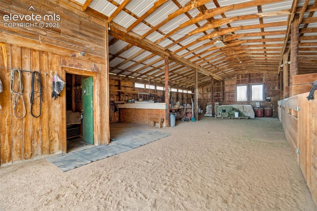 Image 27 of 49: Stable
