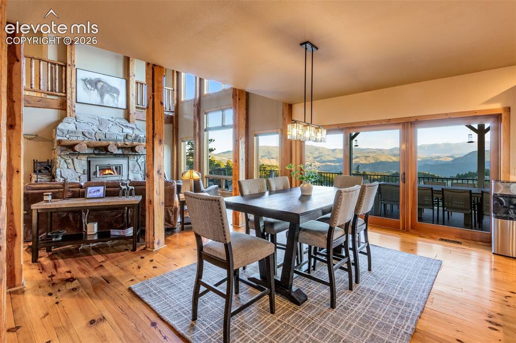 Image 19 of 50: Open Floor Plan