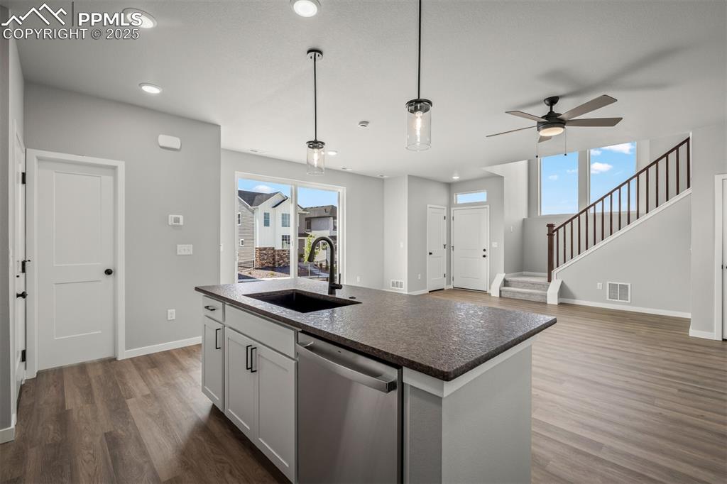 Image 2 of 28: Kitchen