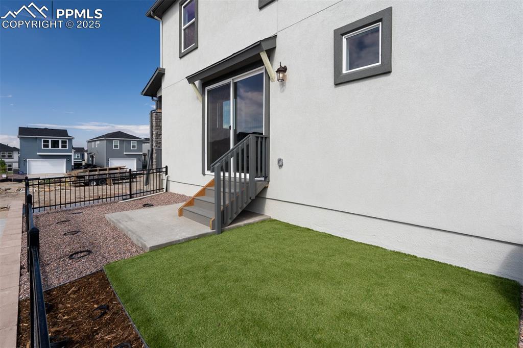 Image 28 of 28: Yard