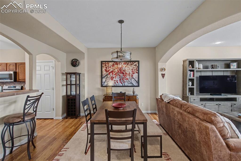 Image 12 of 42: Dining Area