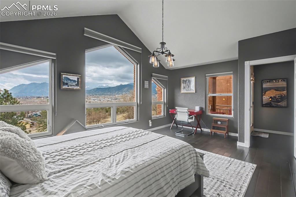 Image 18 of 42: Master Bedroom