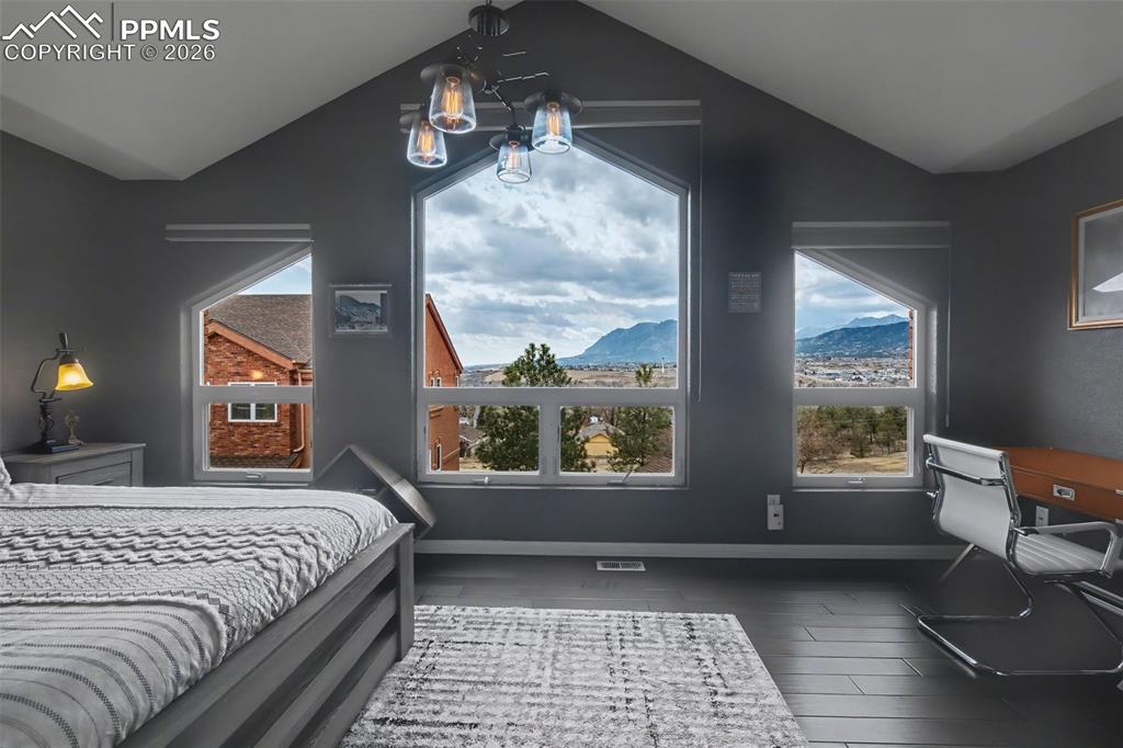 Image 19 of 42: Master Bedroom