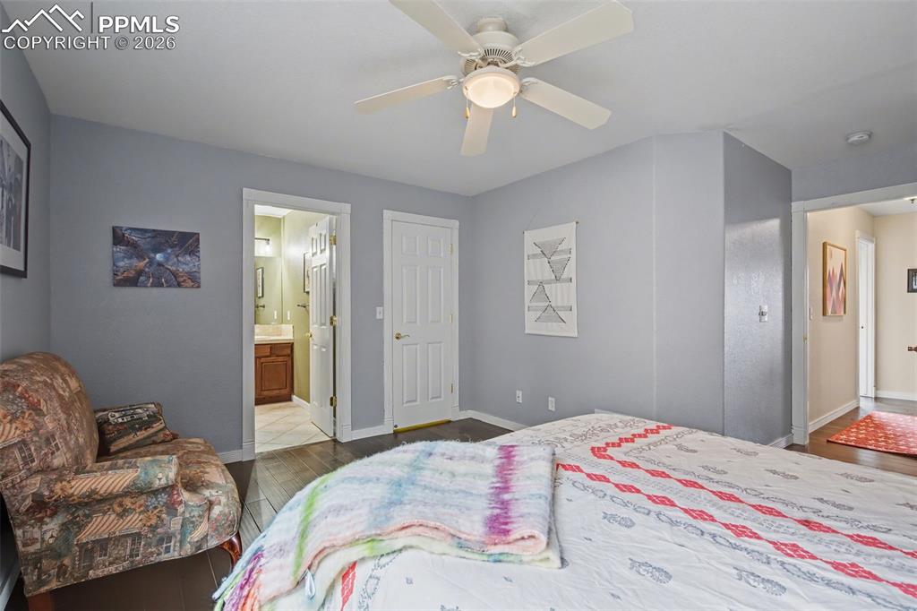 Image 27 of 42: Ensuite bath for bedroom #2 upper level