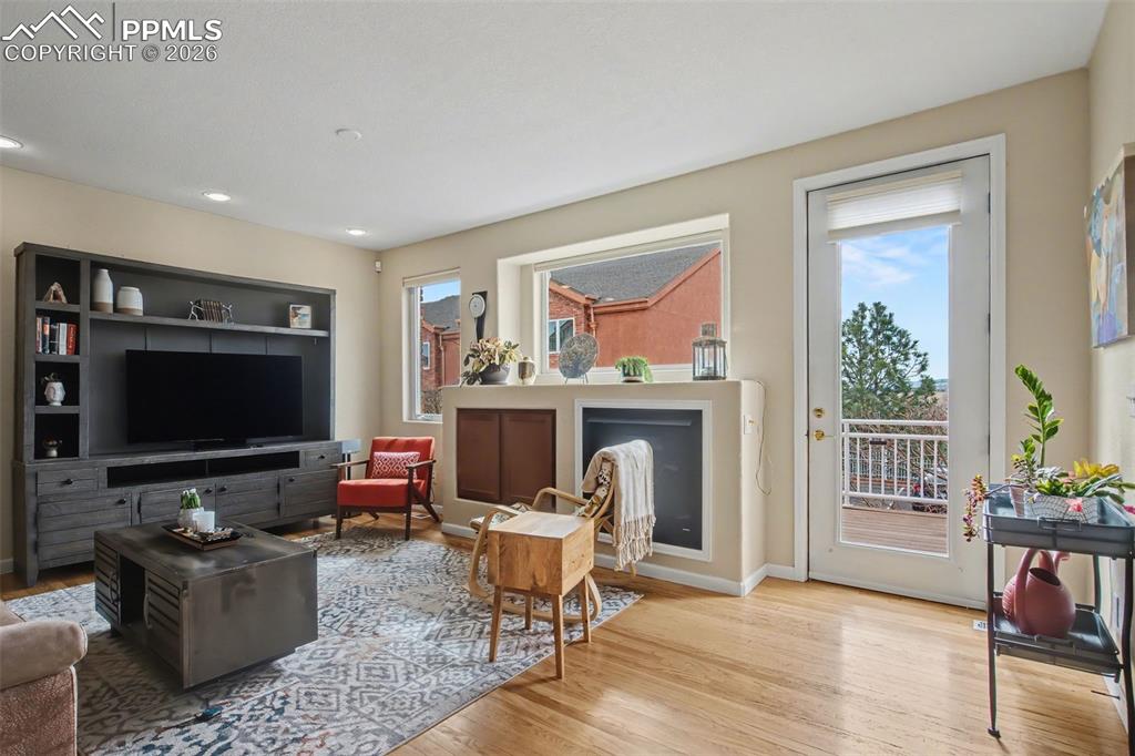 Image 4 of 42: With walkout to deck