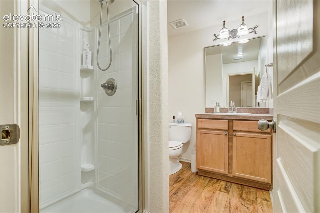 Image 44 of 50: Bathroom