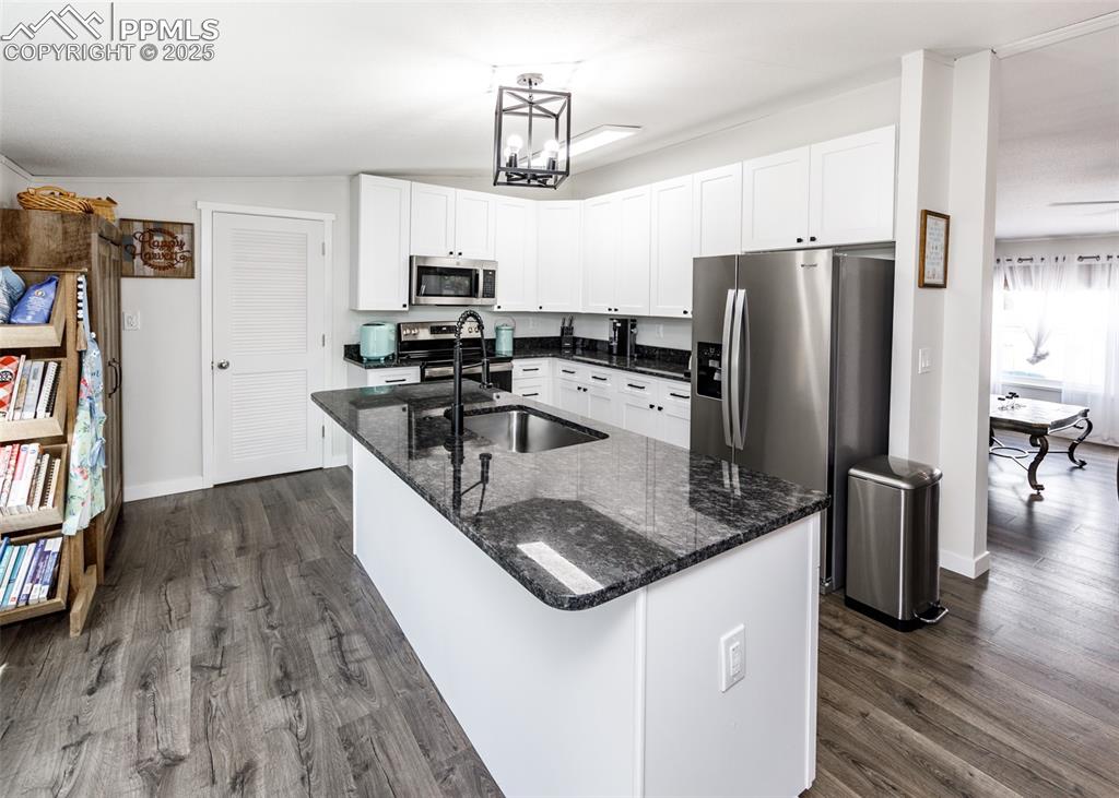 Image 10 of 48: Kitchen