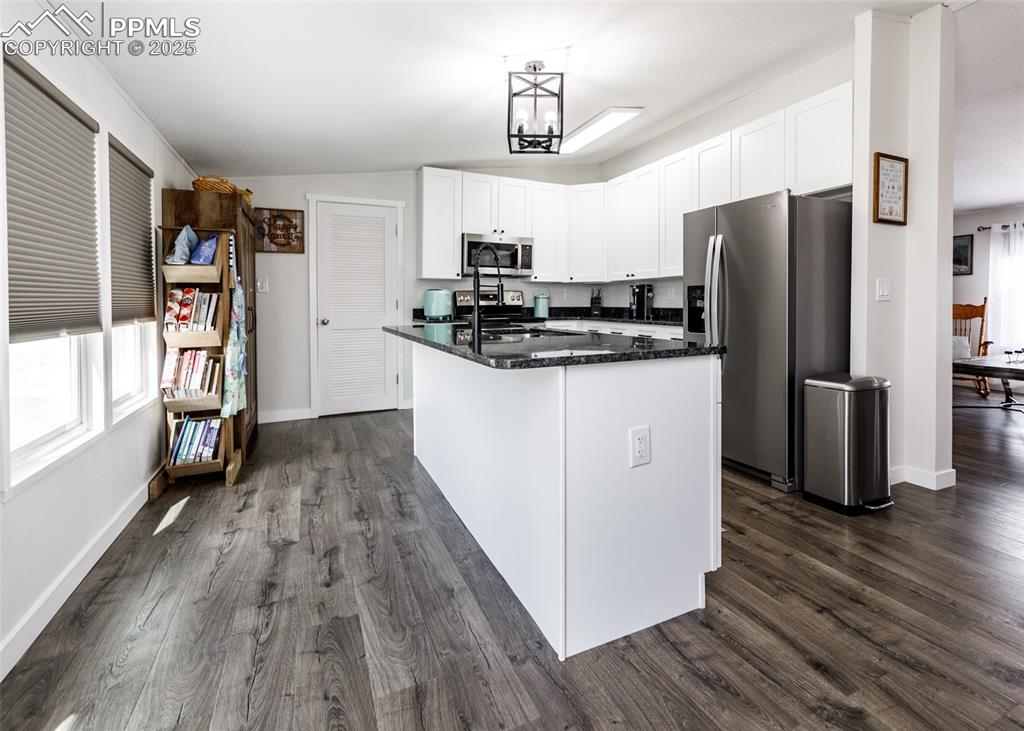 Image 11 of 48: Kitchen