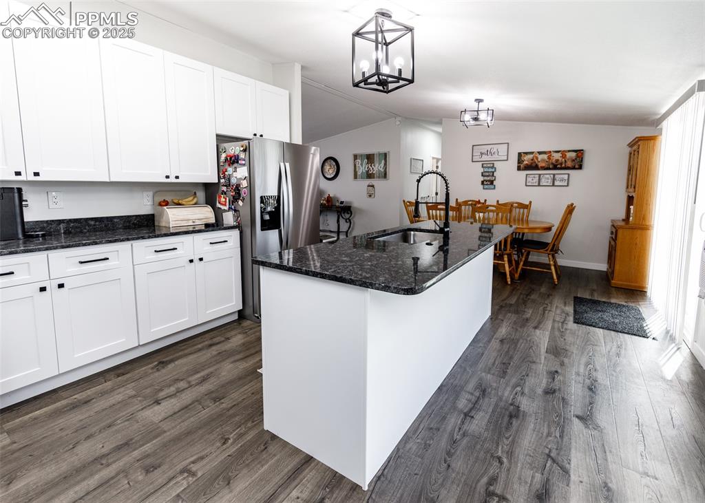 Image 13 of 48: Kitchen