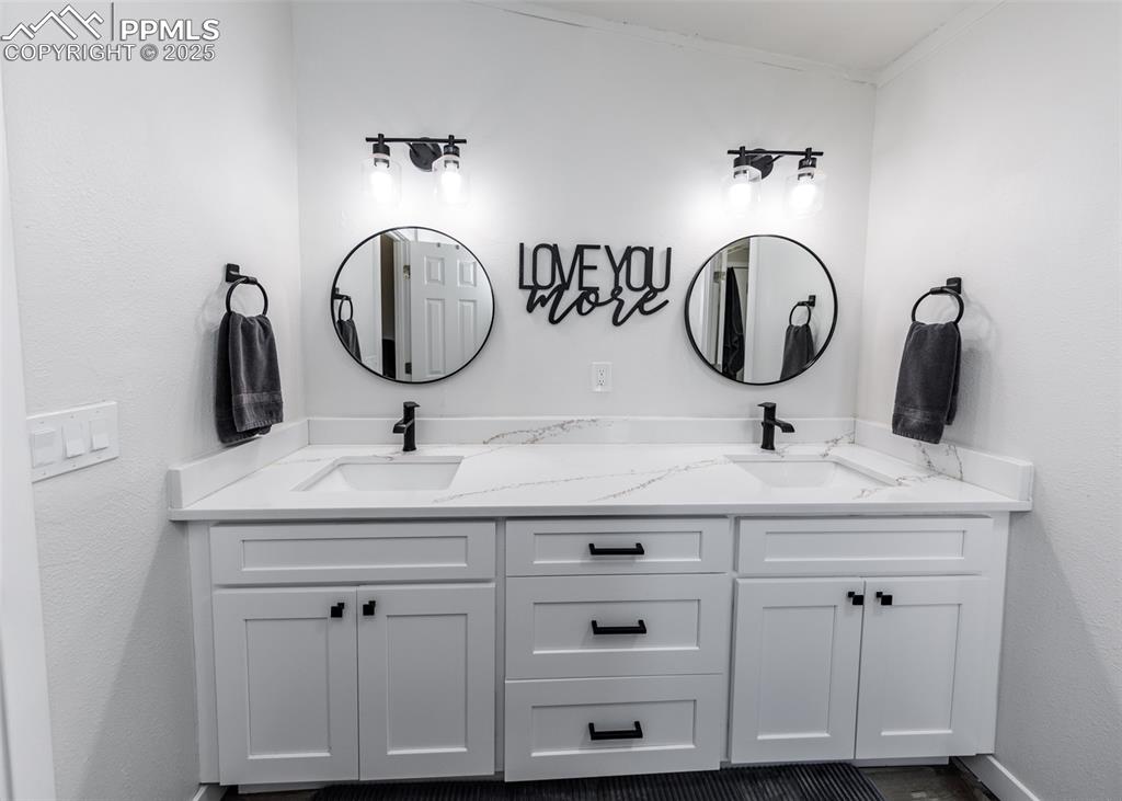 Image 19 of 48: Master Bathroom