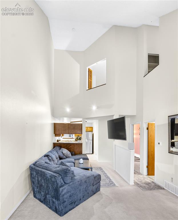 Image 6 of 32: Living Room