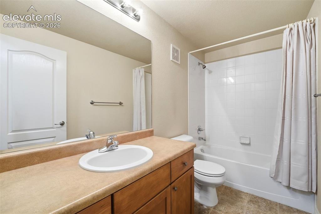 Image 30 of 35: Basement Bathroom