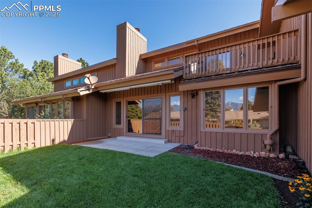 Image 27 of 27: Back of Structure