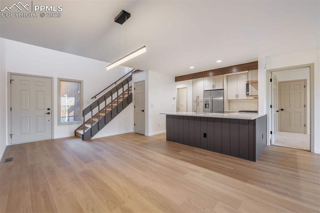 Image 6 of 27: Kitchen