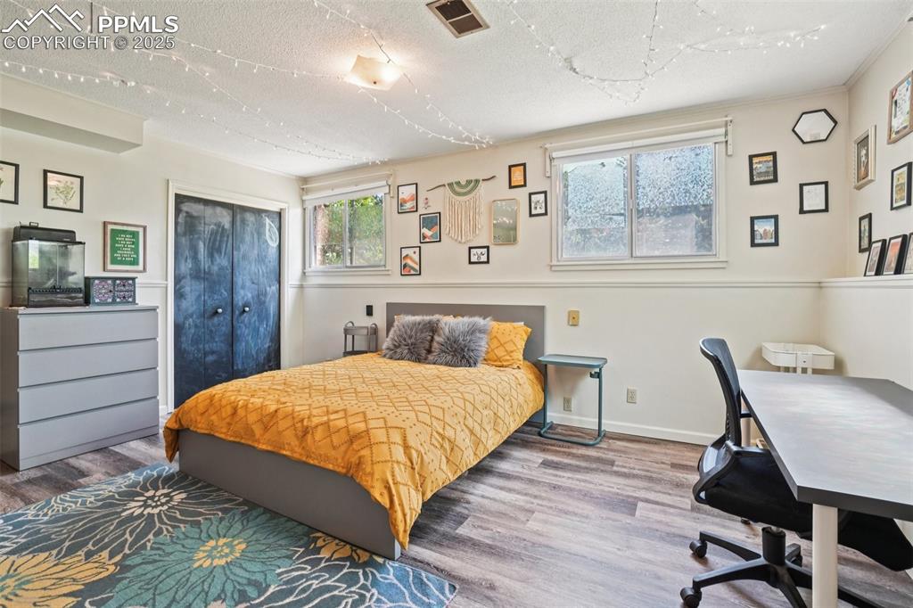 Image 15 of 49: Primary bedroom