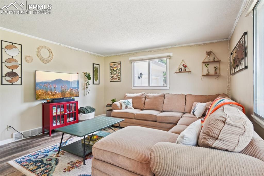 Image 8 of 49: Living room