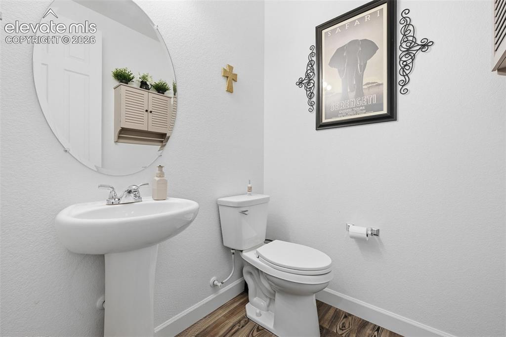 Image 11 of 50: Bathroom