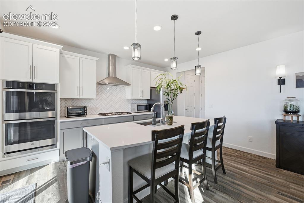 Image 19 of 50: Kitchen