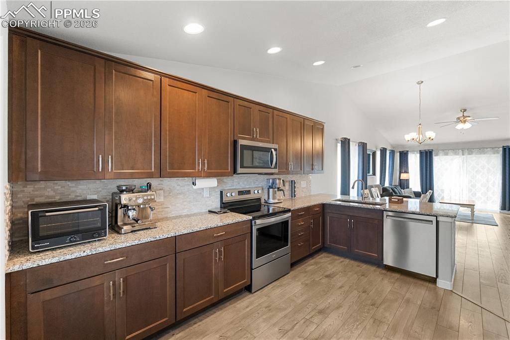 Image 11 of 33: Kitchen