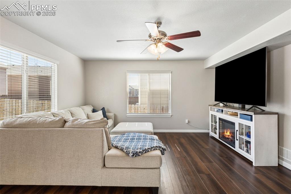 Image 16 of 36: Living Room