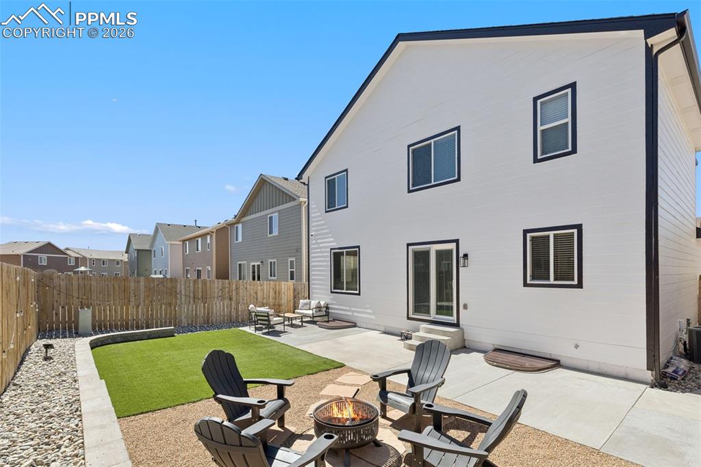 Image 33 of 36: Back of Structure