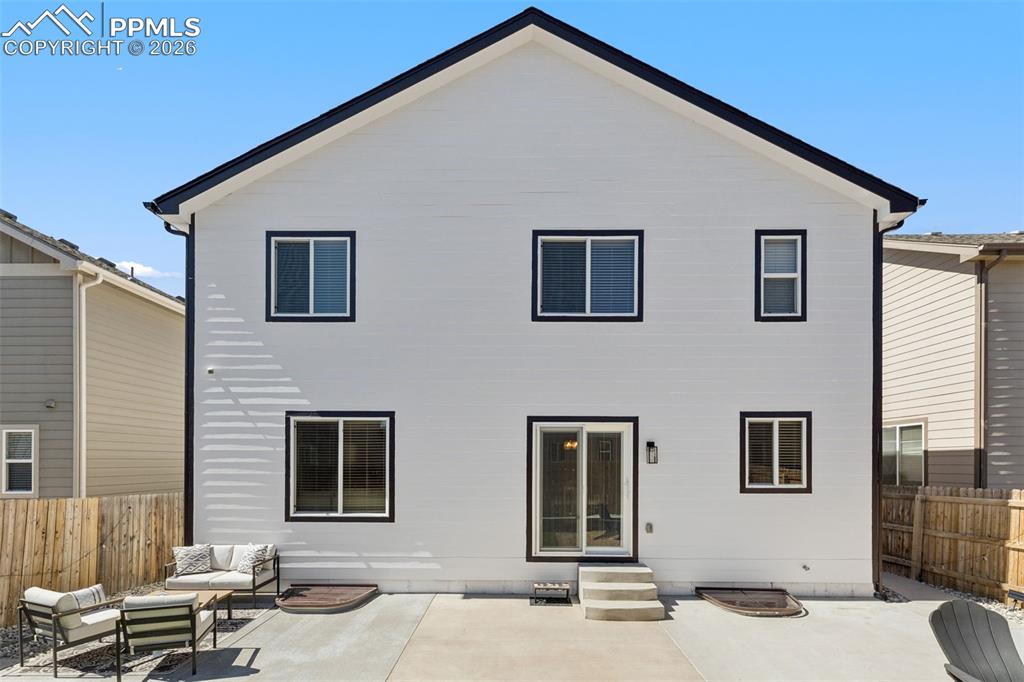 Image 36 of 36: Back of Structure