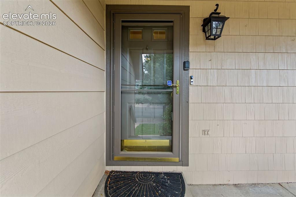 Image 4 of 40: Entry
