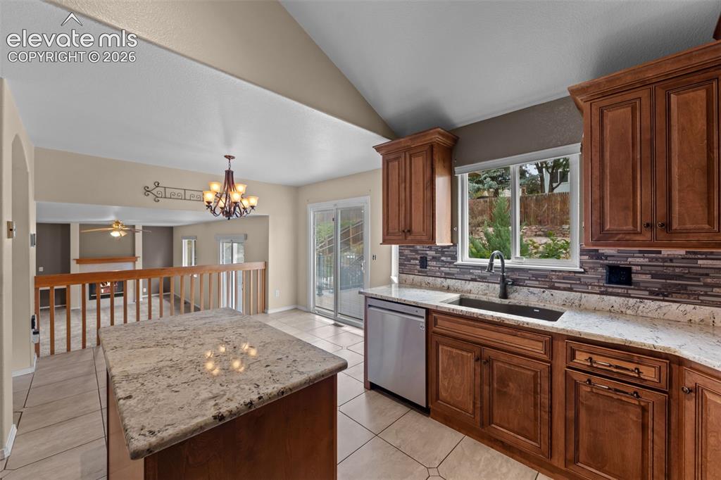 Image 9 of 40: Kitchen