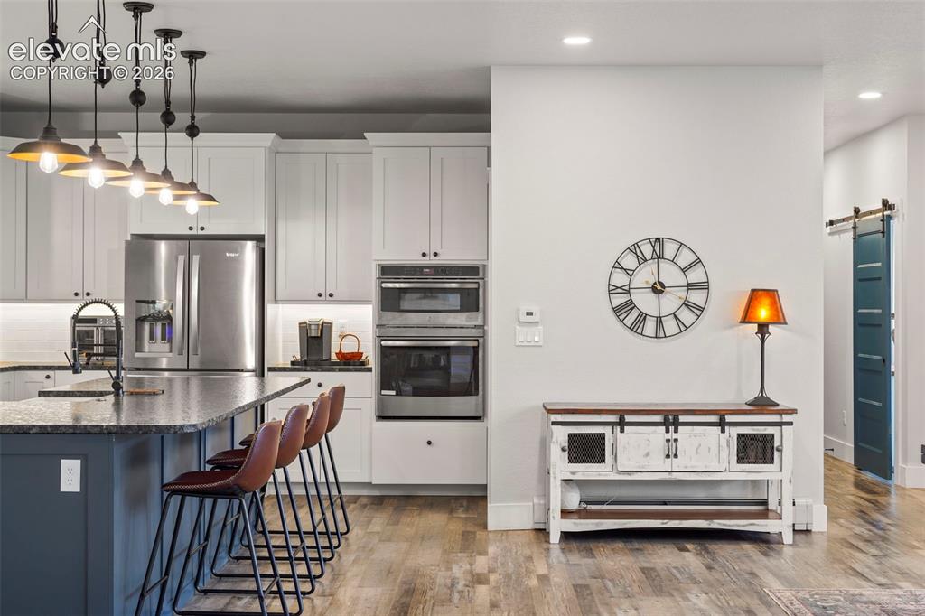 Image 10 of 46: Kitchen